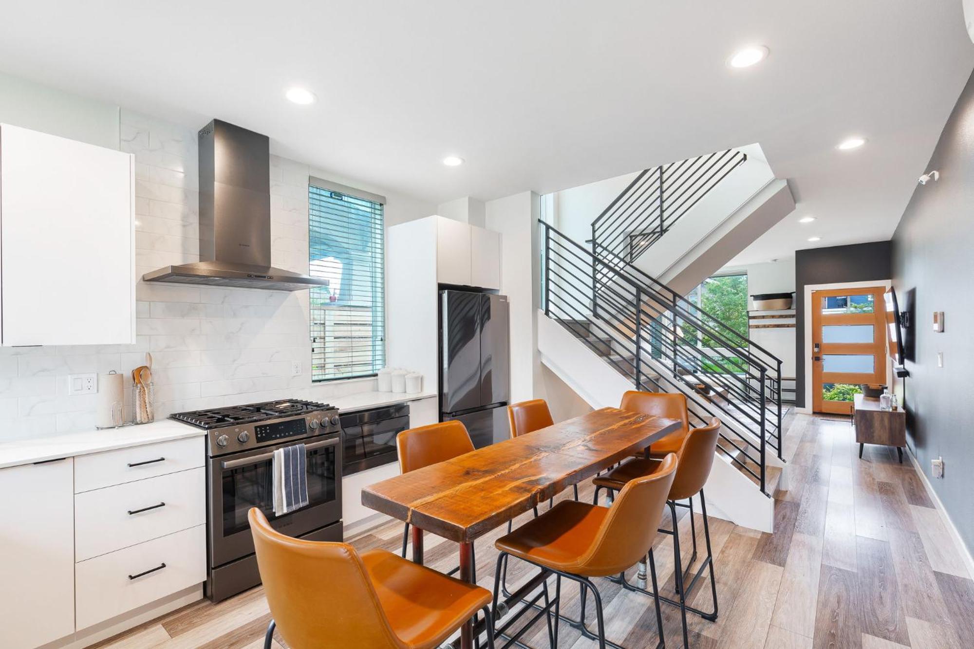 Stylish Townhouse Near Seattle Attractions Βίλα Εξωτερικό φωτογραφία