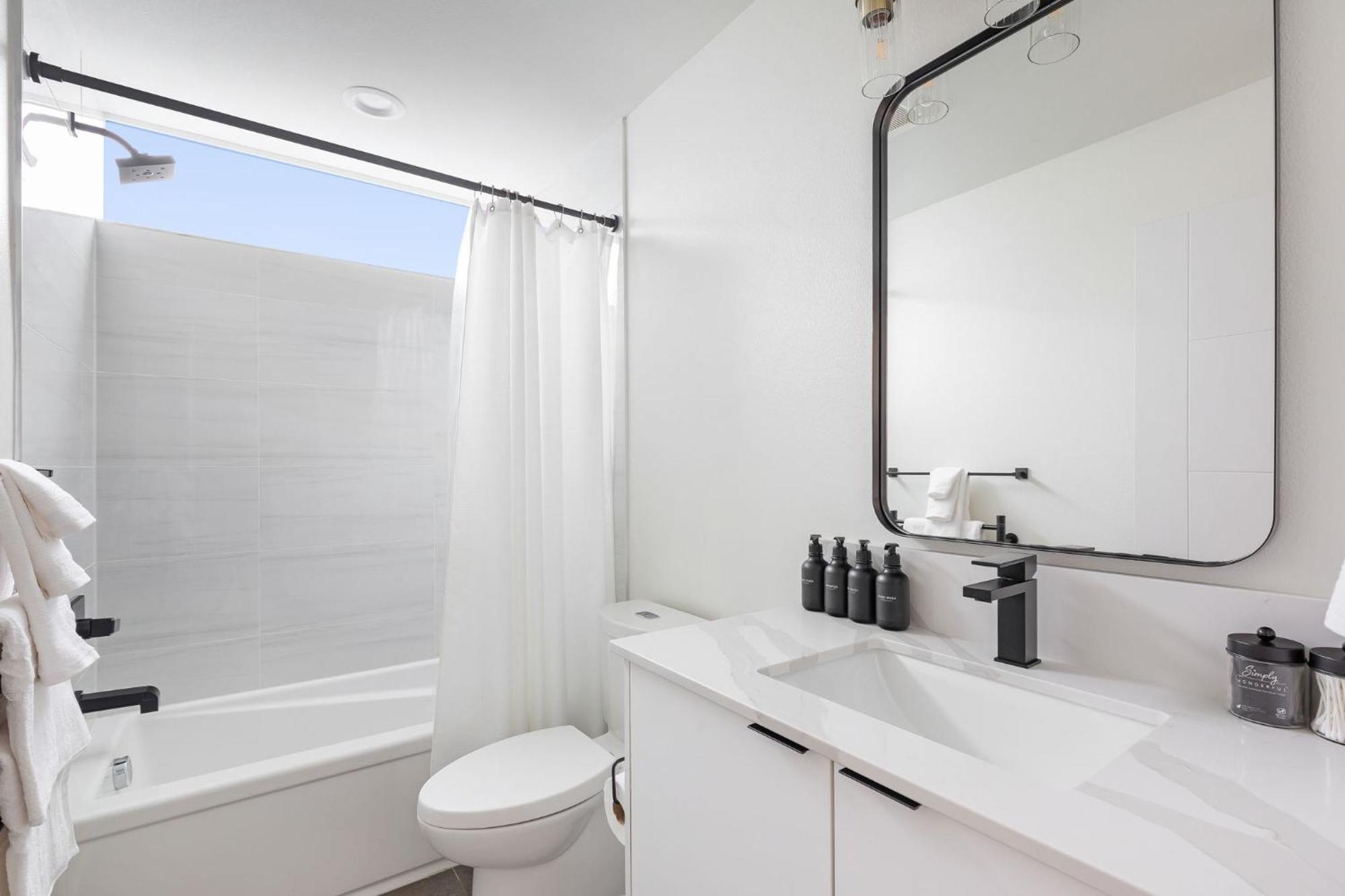 Stylish Townhouse Near Seattle Attractions Βίλα Εξωτερικό φωτογραφία